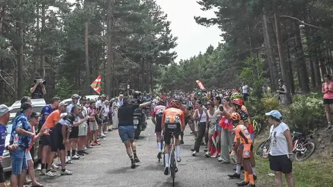 Las rampas a Neila volver&aacute;n a llenarse de aficionados/Vuelta a Burgos masculina 2026
