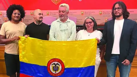 Miembros de la asociaci&oacute;n 'Soy Colombia' en la presentaci&oacute;n de la iniciativa
