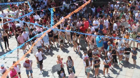 Pregón, charangas, verbenas, pelota, corte de troncos y caldereta, platos fuertes de San Lorenzo 2025 en Covaleda