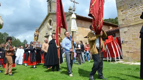 La Romería de Revenga vuelve a reunir a  vecinos de los tres pueblos del Comunero y gente de la comarca de Pinares