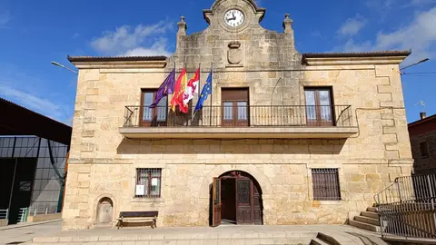 Cuatro ayuntamientos de Pinares piden a la Junta la contratación urgente de personal interino como agentes forestales