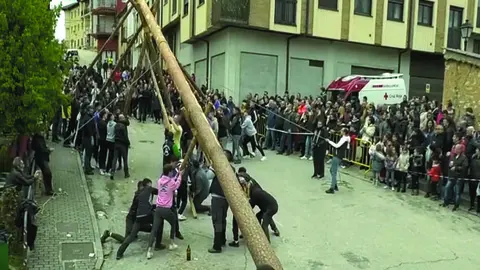 La pingada del Mayo en San Leonardo será este jueves día 1 y contará con la ayuda y participación de los carreteros