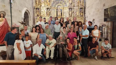 Pedro Montero González y Primitiva Huerta Camarero celebran sus bodas de Titanio en la Iglesia de Santa María de Salas de los Infantes donde se casaron un 2 de julio de 1955