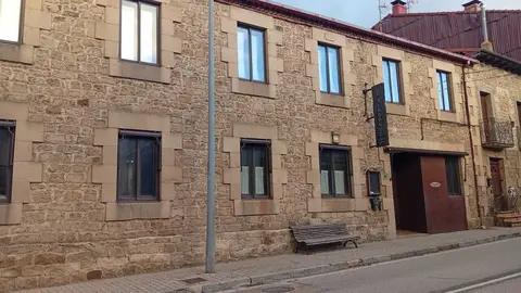 El Ayuntamiento de Covaleda adjudica  la gestión del albergue municipal para los próximos cinco años