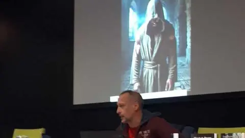 Daniel García, de Tolbaños, presenta la novela ambientada en el Monasterio de Alveinte