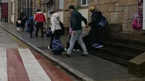 Los padres de Navaleno no llevan a los chavales al colegio a la espera de una confirmación de la dotación en seguridad