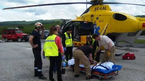 Atrapada una mujer en un vehículo tras sufrir un accidente en la CL-117 en Covaleda