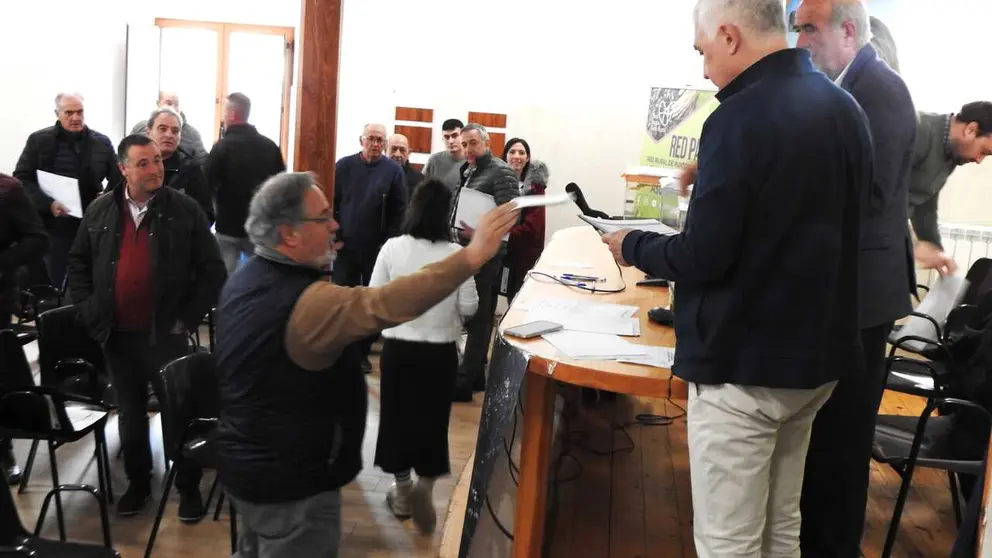 Votaciones en Salduero