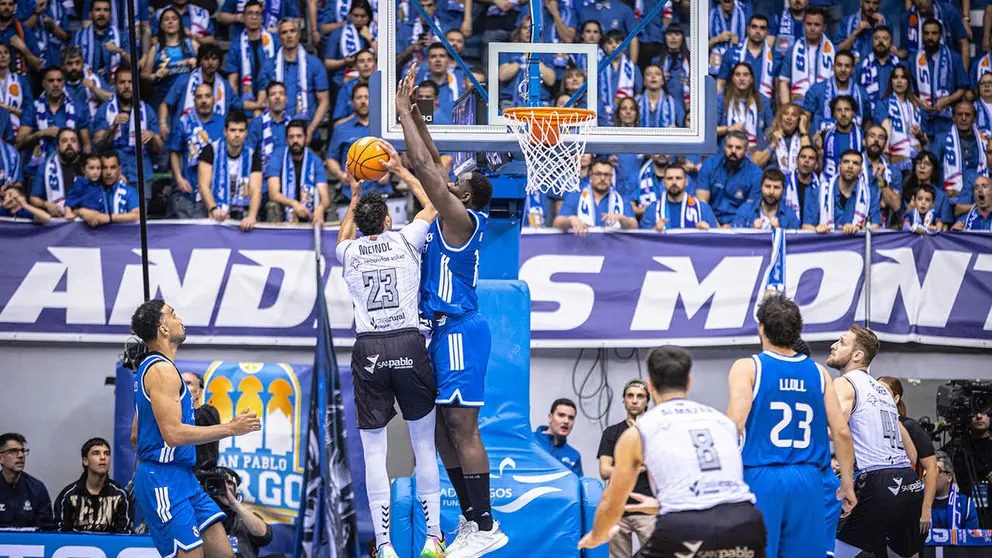 Recoletas Salud San Pablo Burgos-Real Madrid (Firma &ndash; SPB-Cintia Cort&eacute;s) (19)