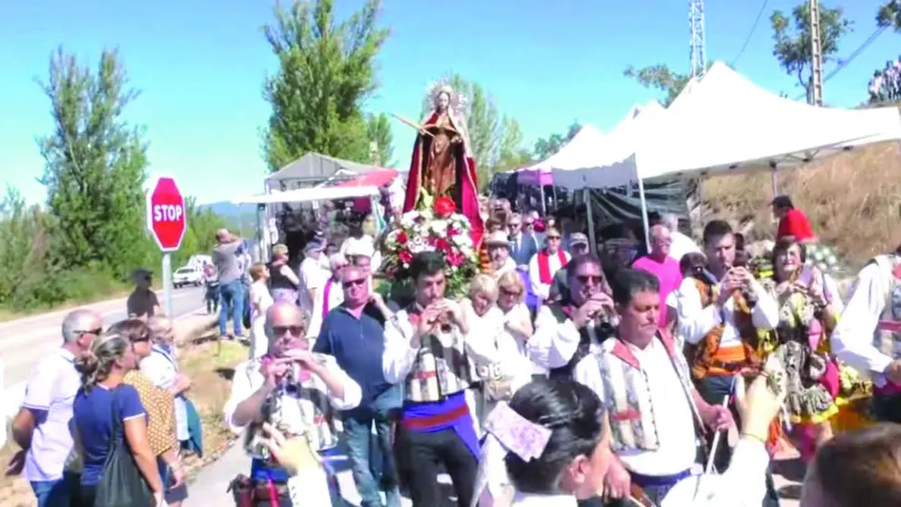 Romer&iacute;a en honor a Santa Luc&iacute;a durante la fiestas patronales de la localidad burgalesa. Edici&oacute;n del a&ntilde;o pasado.