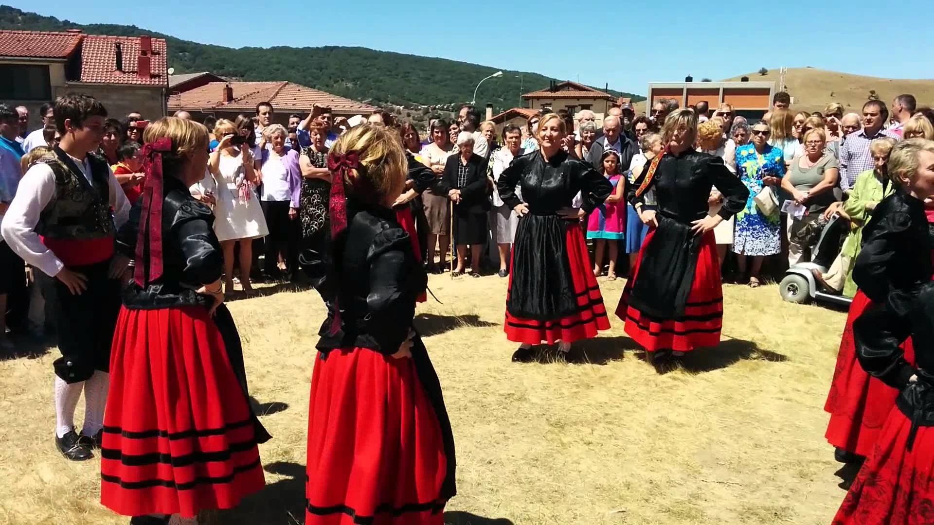 El futbolista Alex Bernejo pregona las fiestas de verano en Canicosa de la Sierra