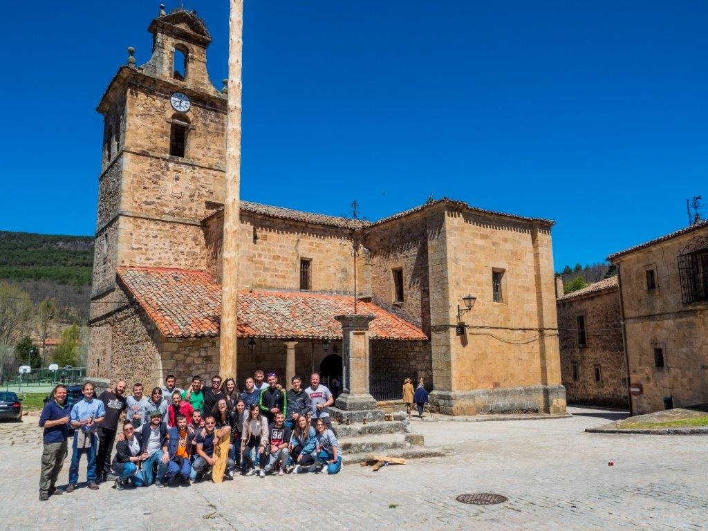 P5040238 Pingada del mayo en Molinos de Duero. 4 de Mayo de 2019 (Foto. Ángel Leiva)