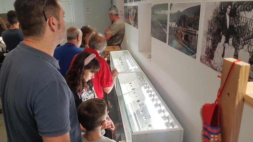 Visitantes a la Muestra de la Carretería en Molinos de Duero. Visitantes a la Muestra de la Carretería en Molinos de Duero.