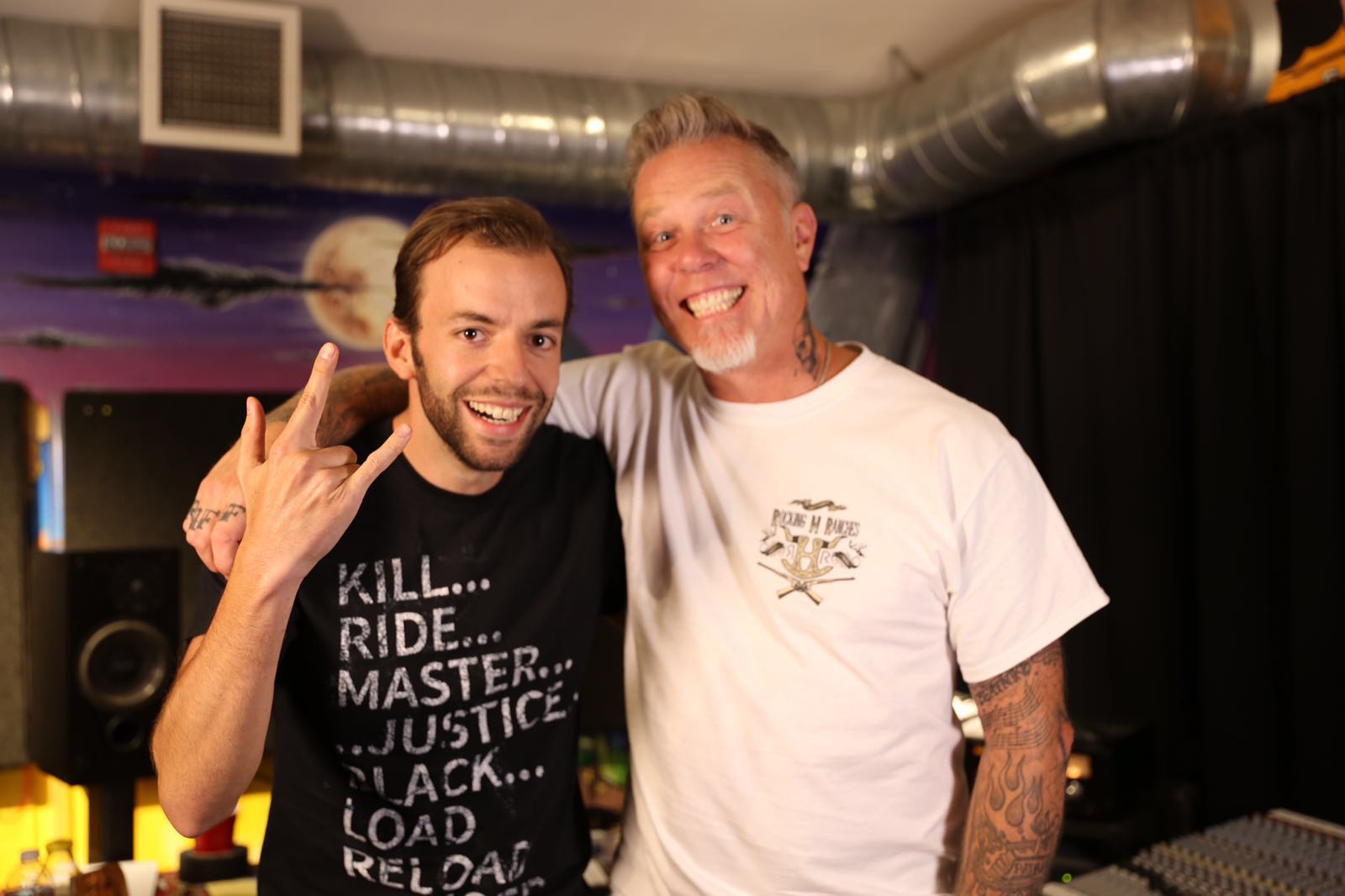 Guillermo de Oliveira junto a James Hetfiel, el cantante del grupo Metálllica.