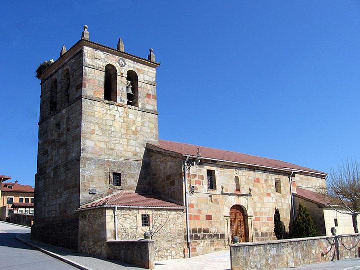 El Obispo de Osma-Soria preside en la iglesia de Navaleno el encuentro de sacerdotes de la Diócesis