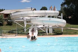 PISCINA DE NAVALENO
