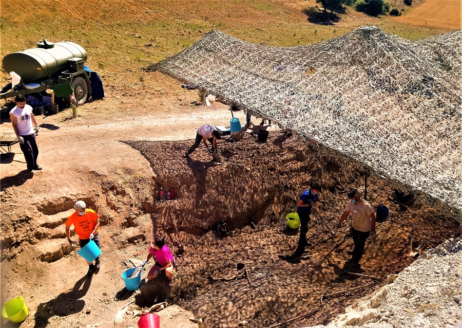 Trabajando en el yacimiento (3) (2)