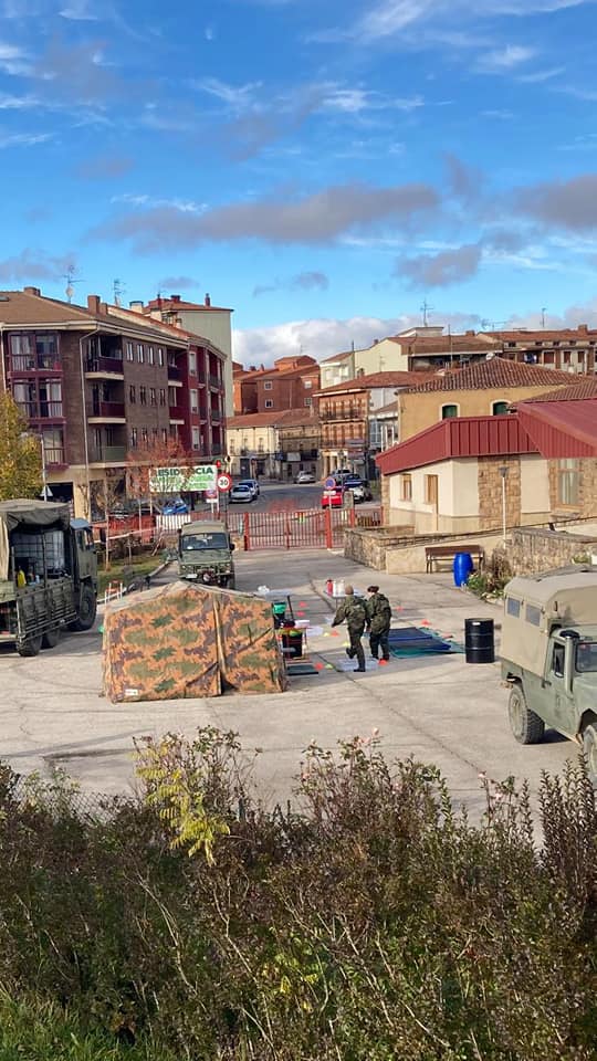 MILITARES EN LA RESIDENCIA