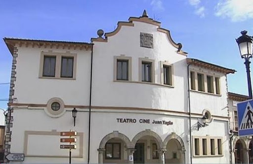 La caída de parte de la techumbre del Teatro de San Leonardo obliga a trasladar las actuaciones al Sotanillo