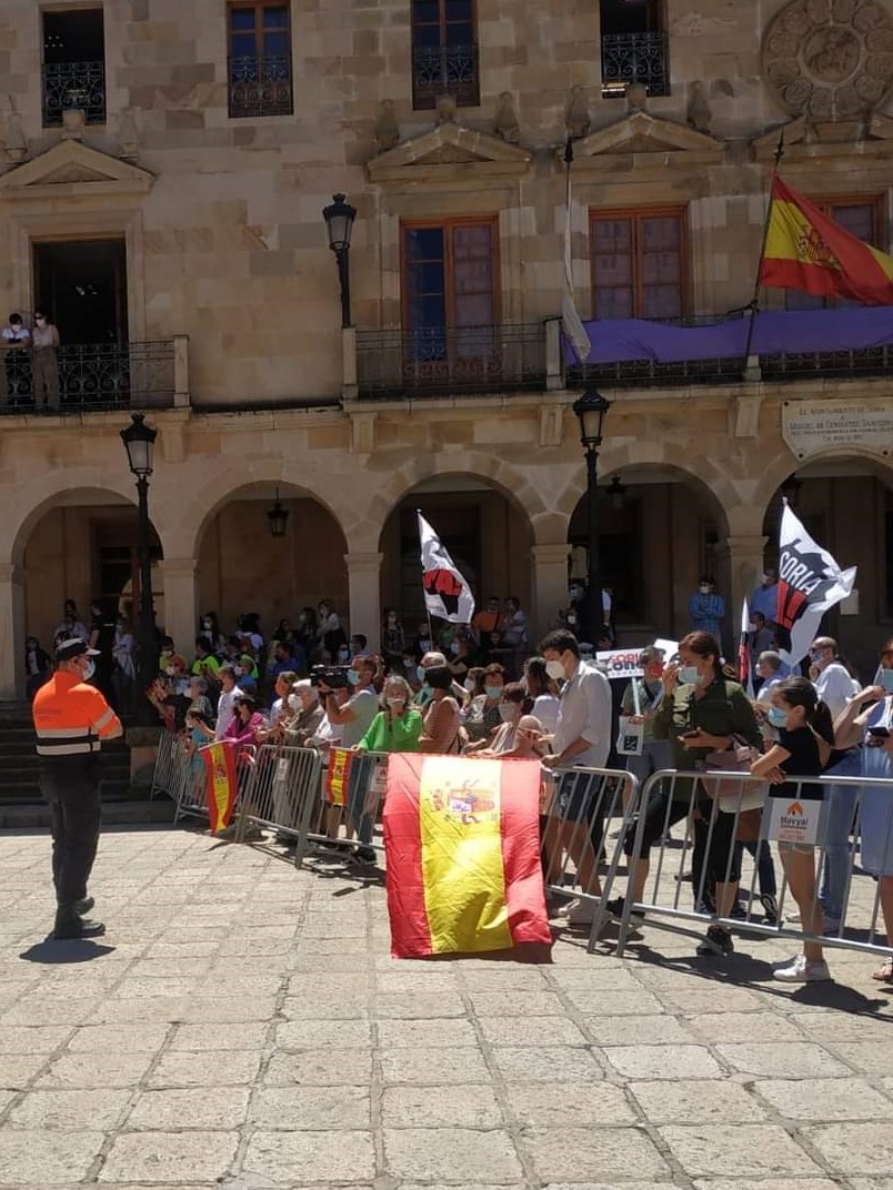 25 ABAJO IZQUIERDA (2)