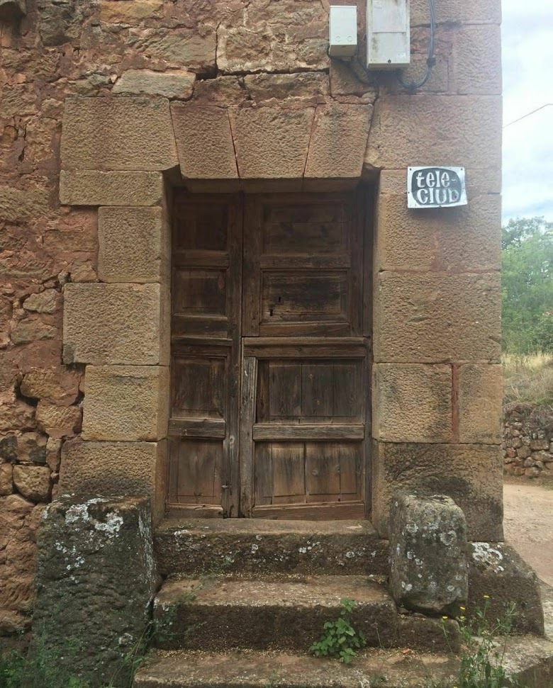 LA PUERTA CON EL TEELECLUB