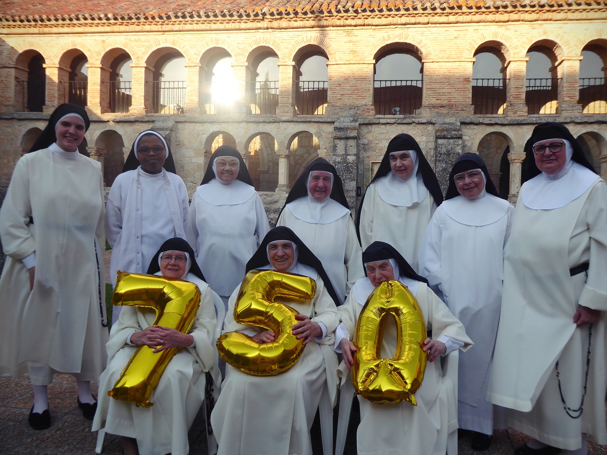 TODAS LAS MONJAS