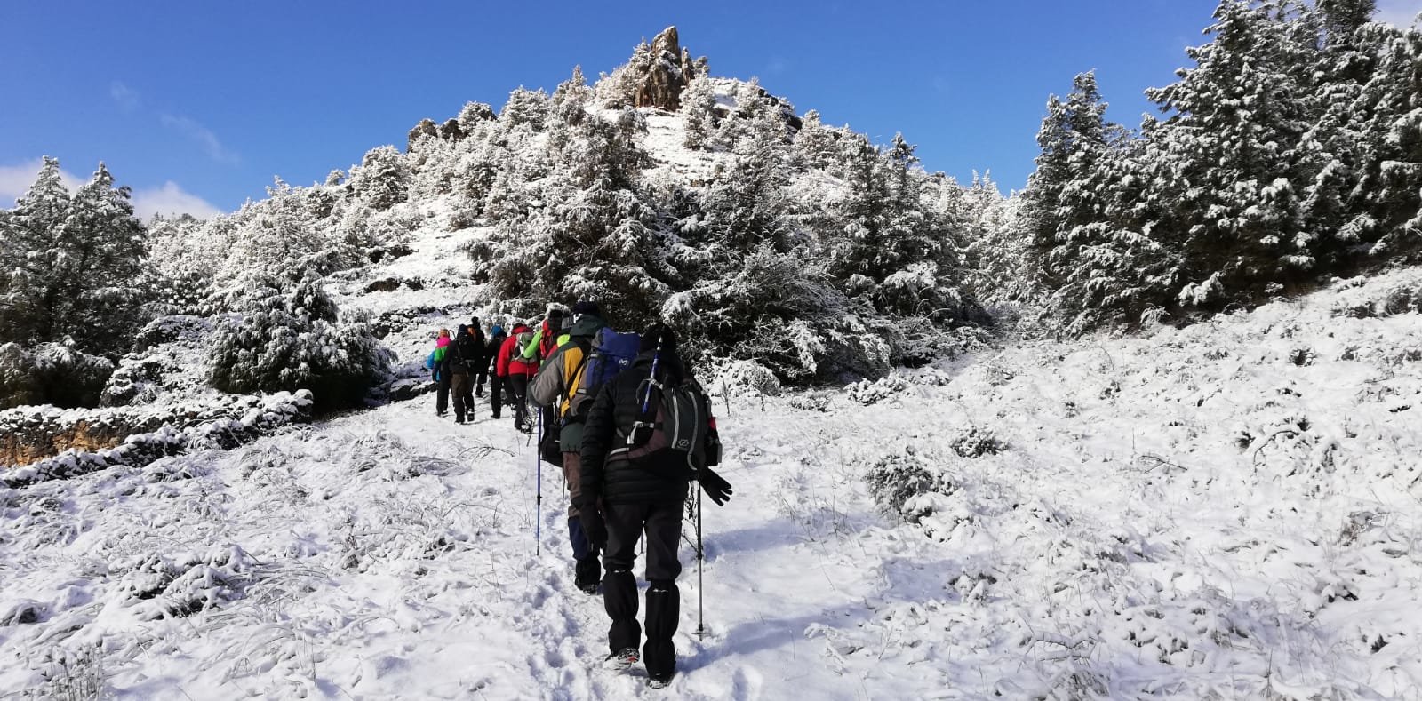 RUTA DE SENDERISMO DE INTEGRANTES DEL CLUB DE MONTAÑA URBINO