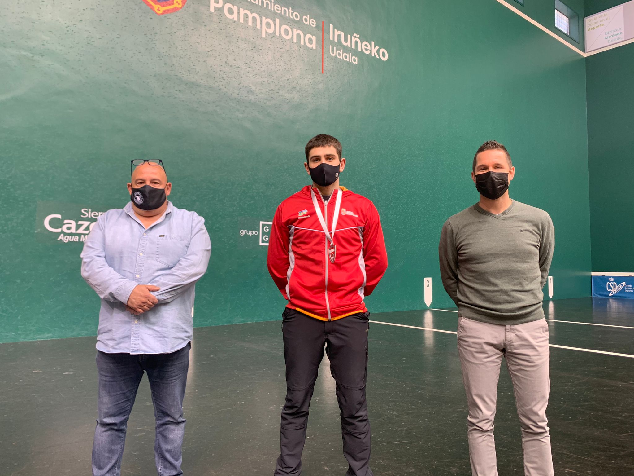 Mano_Individual_Medallas