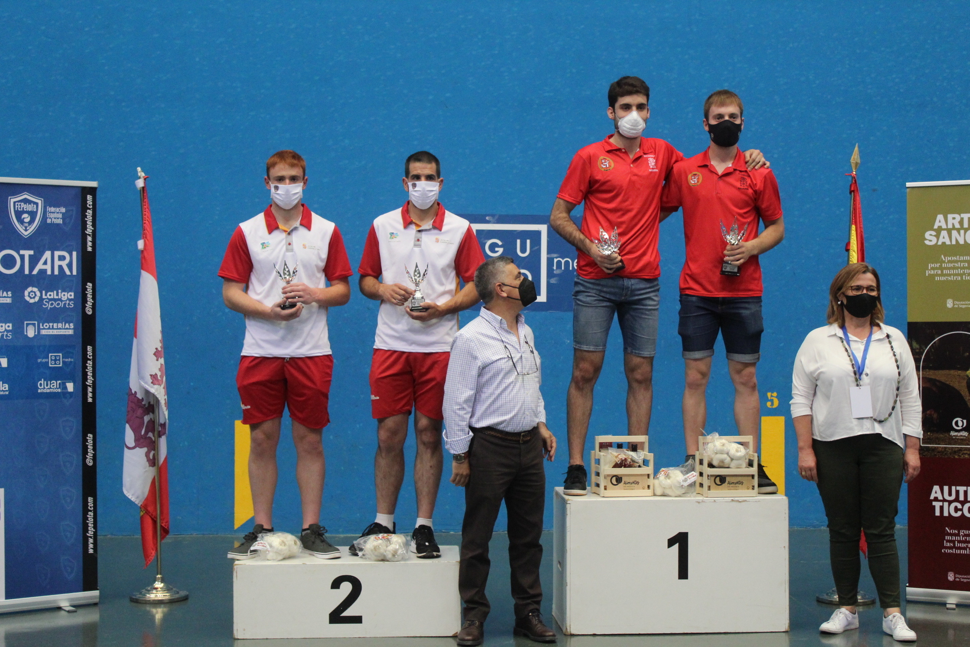 PODIO MANO PAREJAS CYL NAVARRA