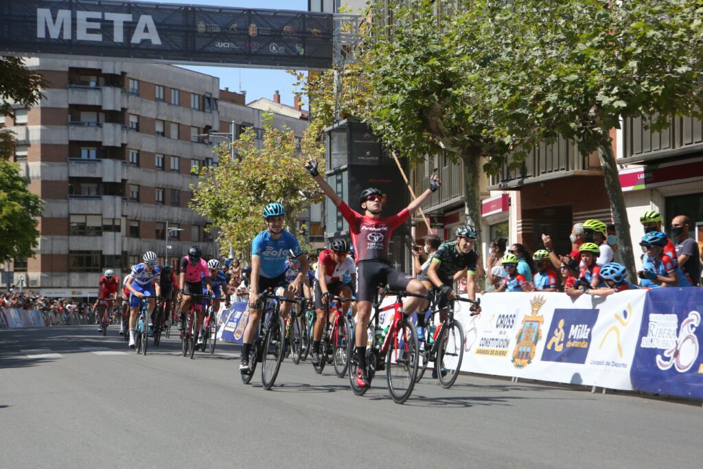 Foto-ganador-ultima-etapa-Vuelta-Ribera-Duero-1024x683
