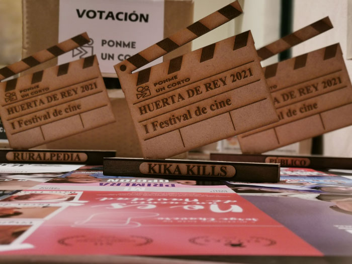 2 PonmeUnCorto_trofeos