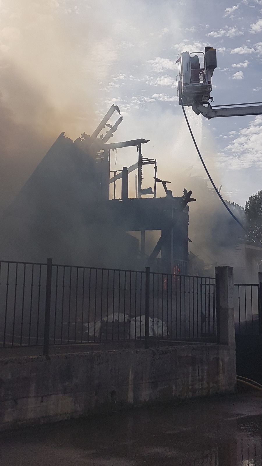 INCENDIO EN SAN LEONARDO (6)