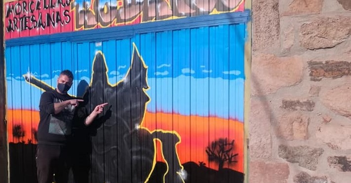 GRAFITI DE LA ENTRADA A LA EMPRESA
