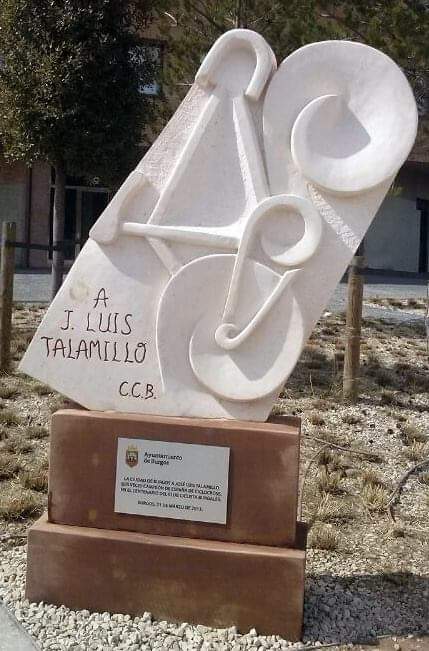 27 ARRIBA DERECHA