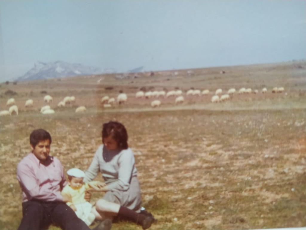 FOTO CON SUS PADRES