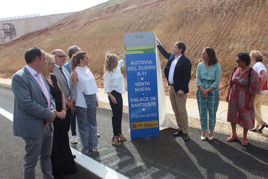 La ministra Raquel Sánchez inaugura un tramo de la A-11 y anuncia para 2023 el de El Burgo a San Esteban