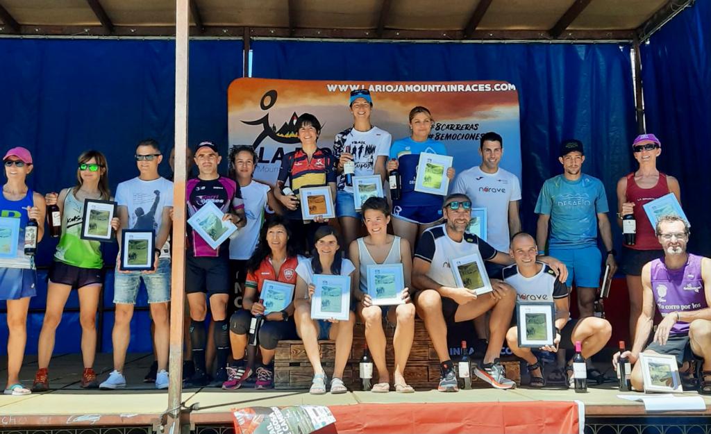 Foto de todos los ganadores en diferentes categorías