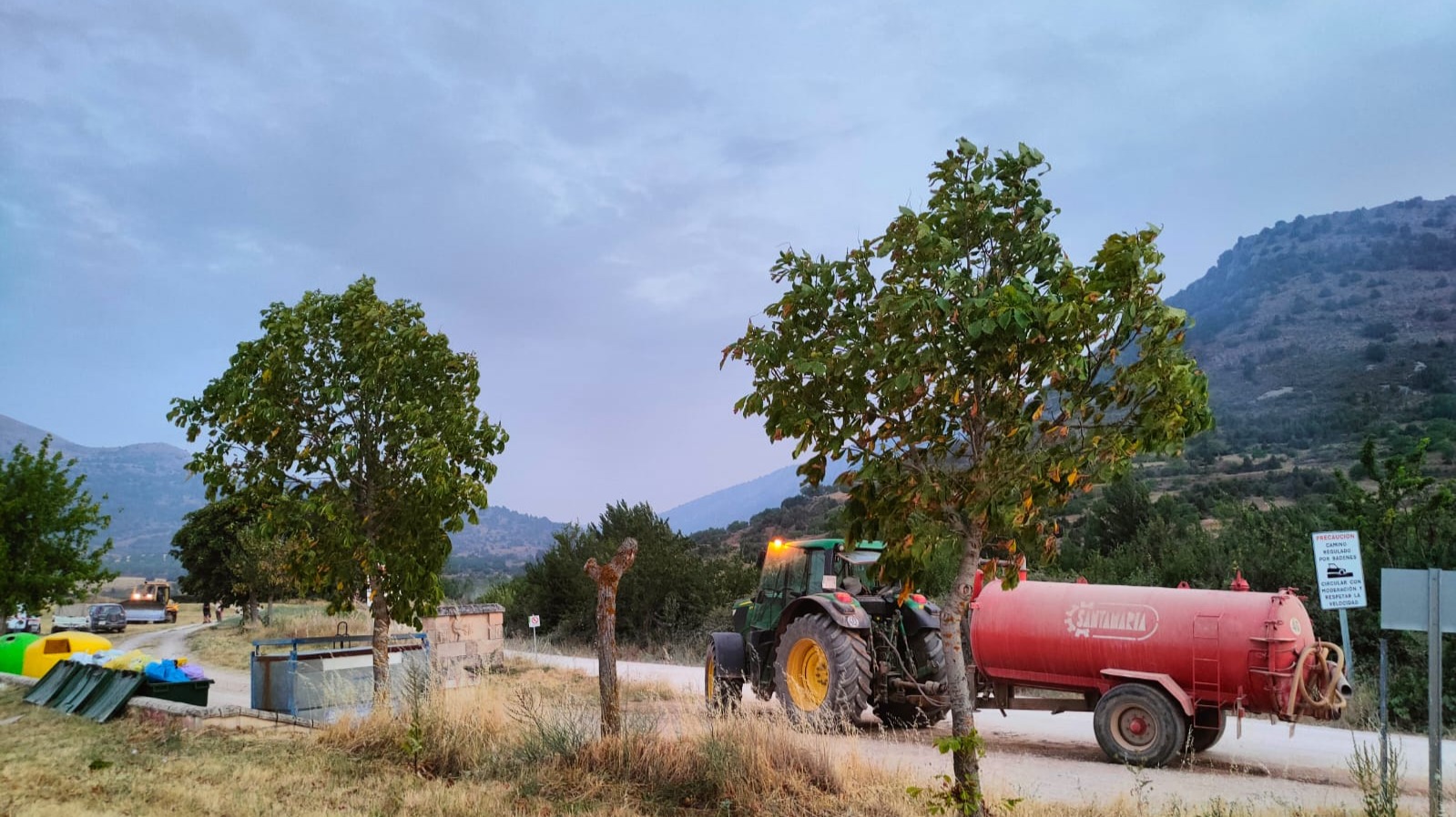 Controlado el fuego del Arlanza con medio centenar de inmuebles afectados y críticas por la descoordinación