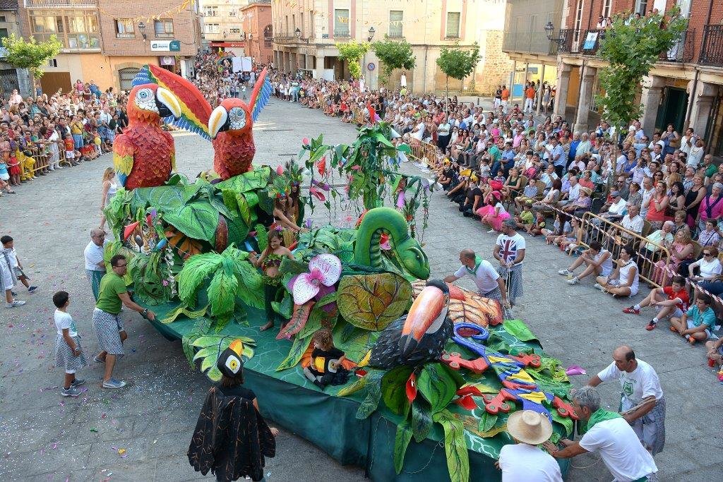 Salas de los Infantes revivirá un año más el tradicional desfile de carrozas que cumple su 56ª edición y asegura su futuro