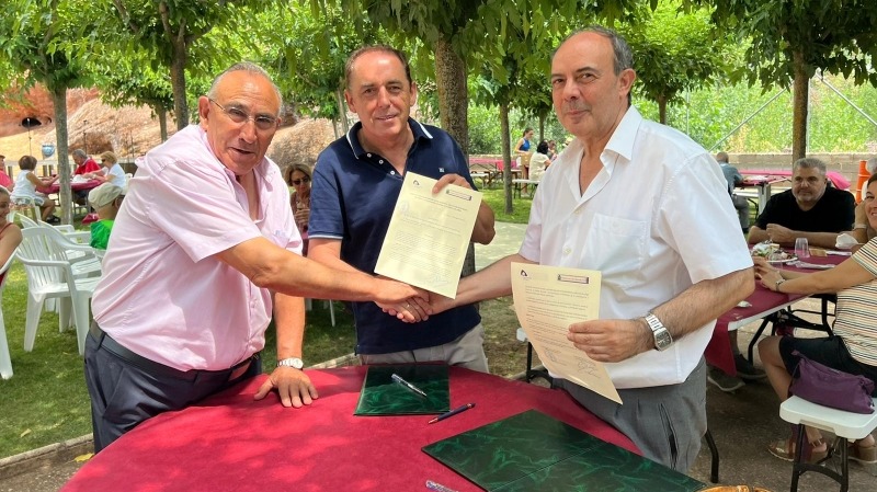 La Diputación de Soria rubrica el convenio con la Federación de Casas Regionales en el encuentro de Liceras