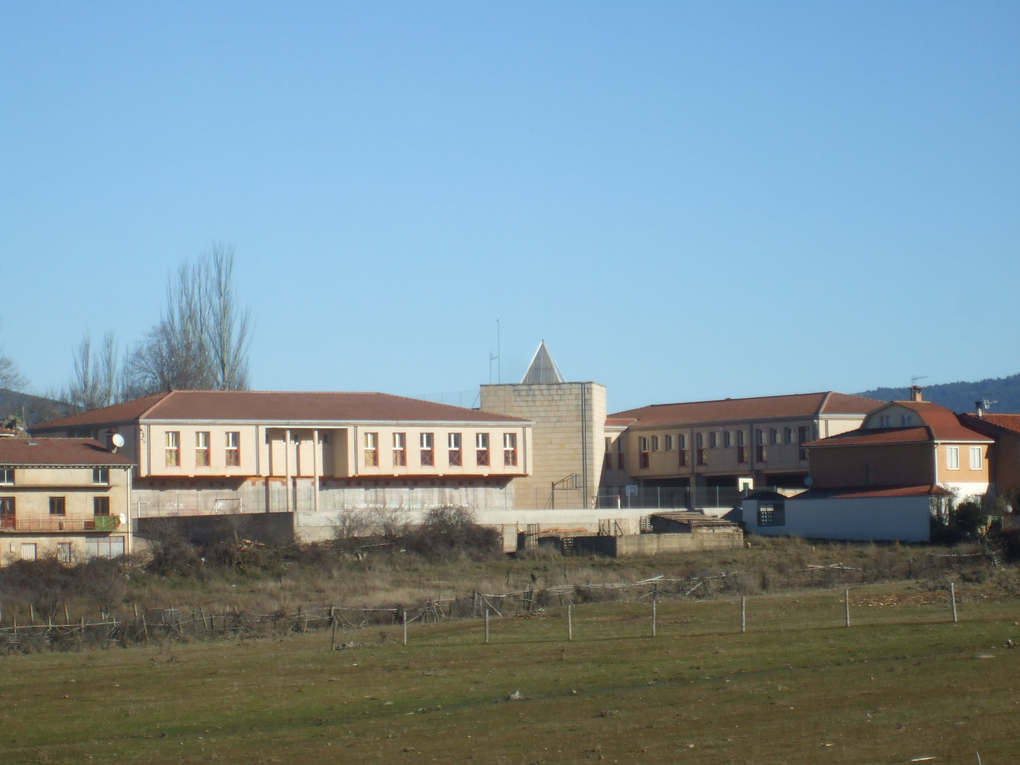 El colegio de Vilviestre continuará abierto un curso más