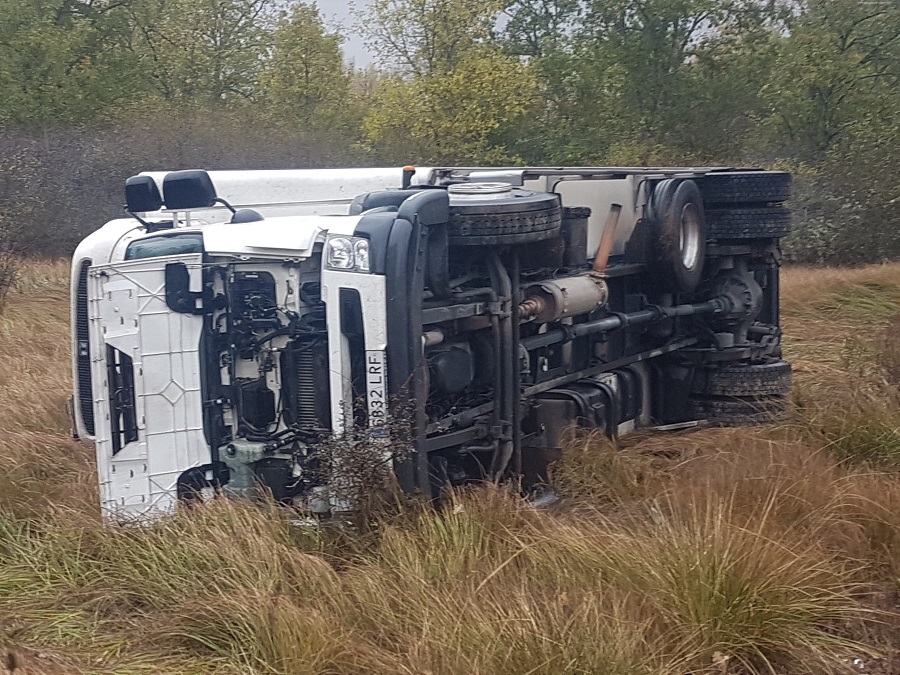 Camión accidentado en Hacinas (2)