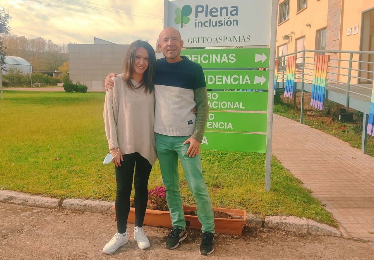 ANDRES Y LAURA RICA ASPNAIS