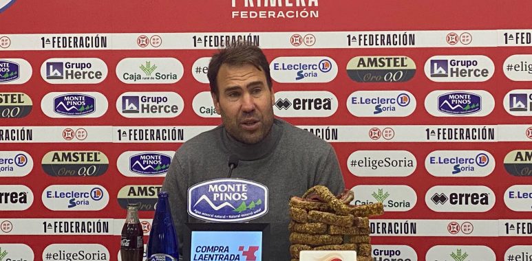 El entrenador numantino, Iñaki Bea, ha comparecido ante los medios de comnicación en la previa del partido ante el Barça B