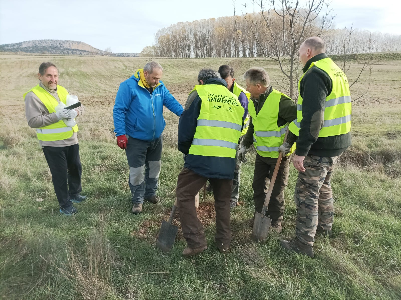 La Asociación cultural Sad Hill colabora en la señalización de la ruta senderista entre Contreras y el cementerio