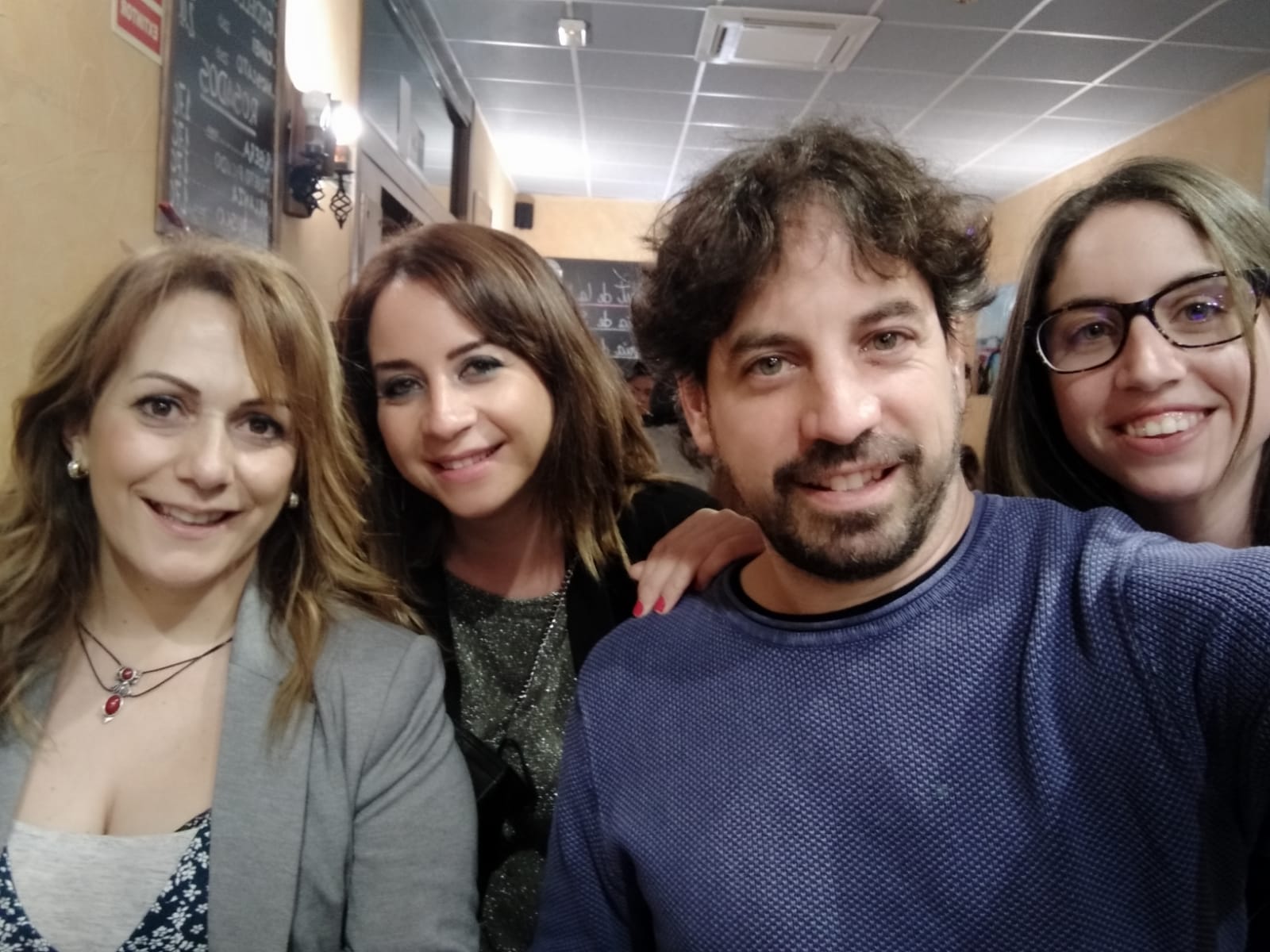 IVAN CON VIRGINIA Y SUS HERMANAS