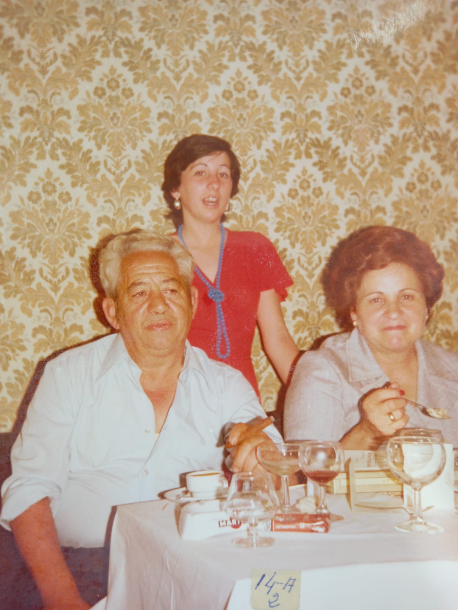 EVA DE JOVEN CON SUS PADRES QUITERIA Y AMADOR