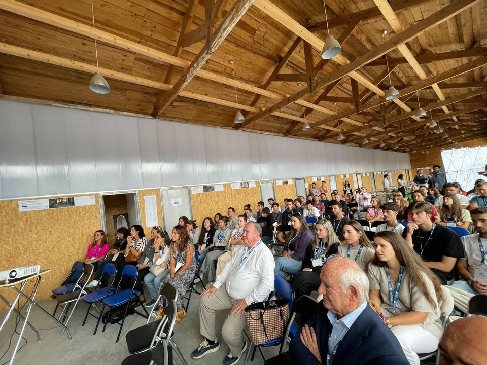 PRESENTACIÓN UNIVERSIDAD FRANCISCO DE VTOTIRA