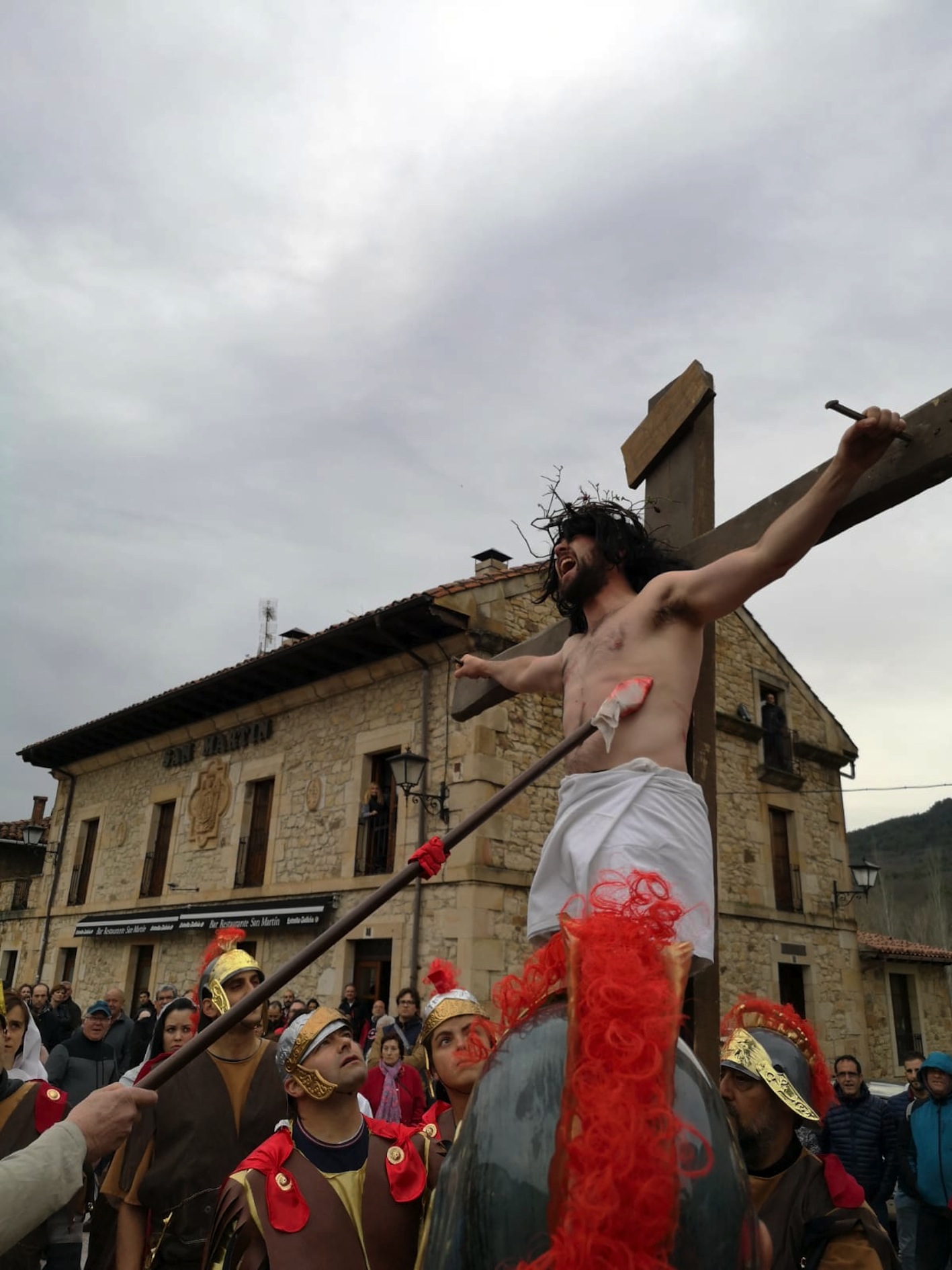 El Via Crucis de Molinos, una cita que se consagra con los años y que atrae a numeroso público