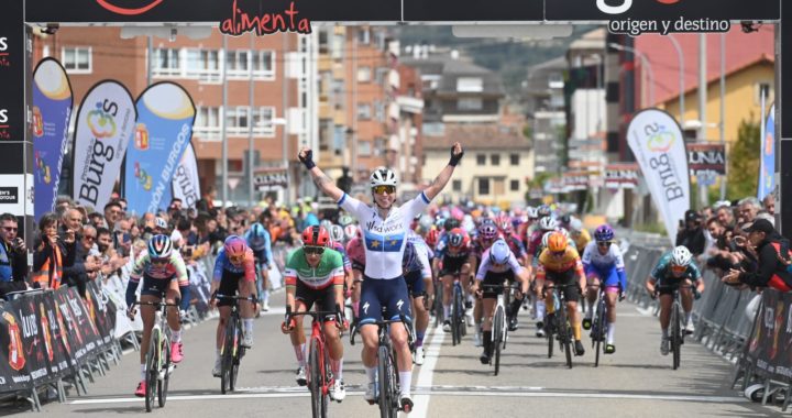 Lorena Wibes gana la primera etapa y lidera la Vuelta a Burgos